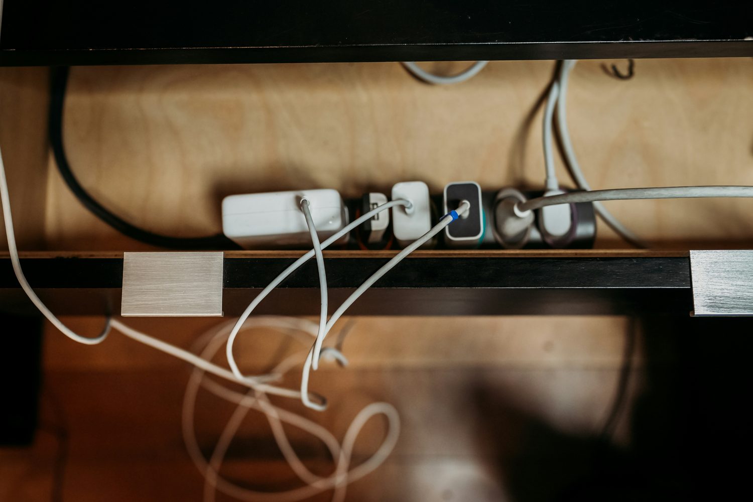 Many devices and chargers